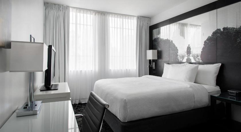 Residence Inn Philadelphia Center City photo