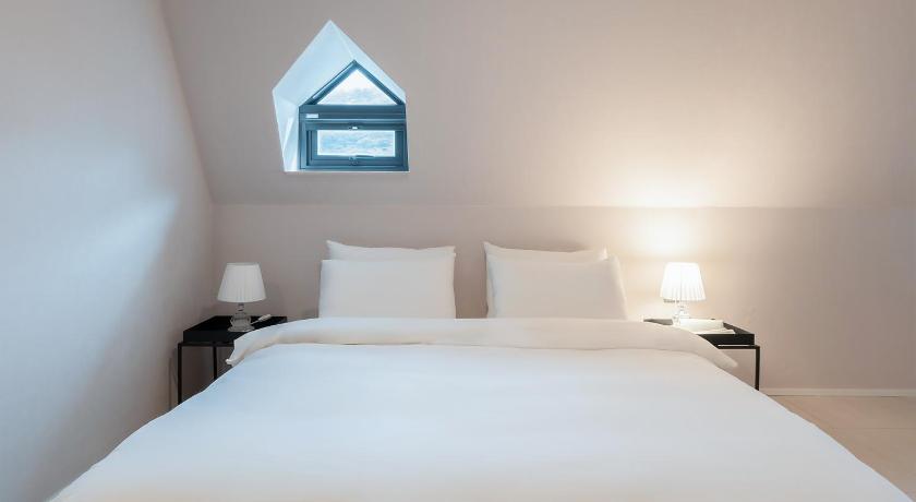 Image of Rooftop 2-Bedroom Suite 10