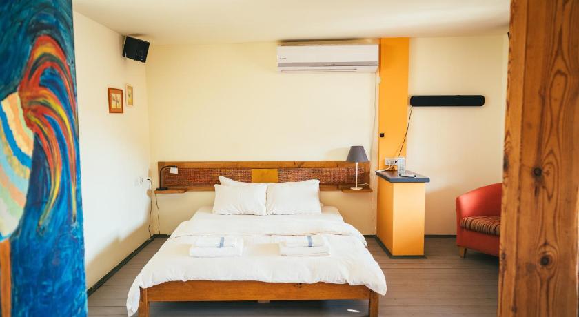Image of Deluxe Double Room with Balcony 6