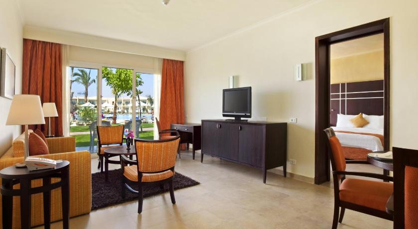 Image of Mountainside King Deluxe Suite Pool View 6