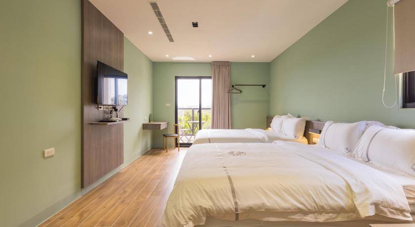 Image of Quadruple Room with Sea View 0