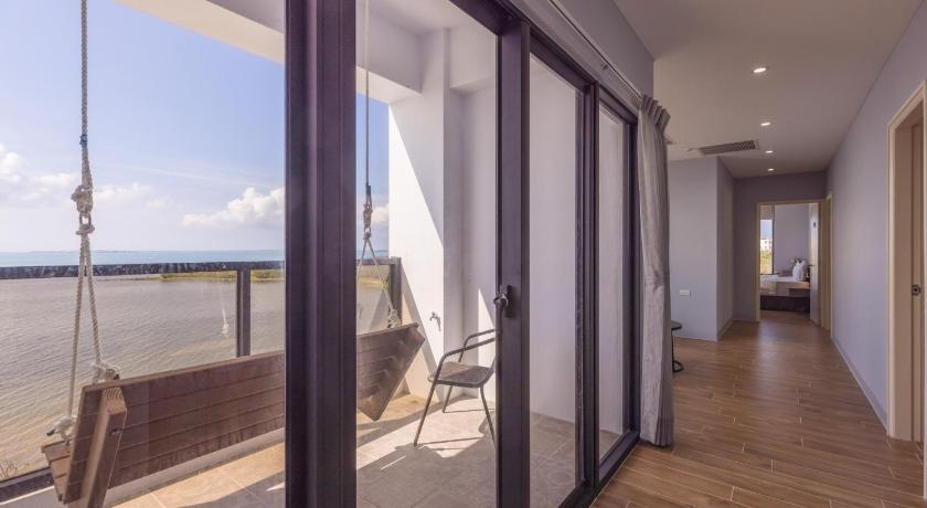 Image of Apartment with Sea View 15