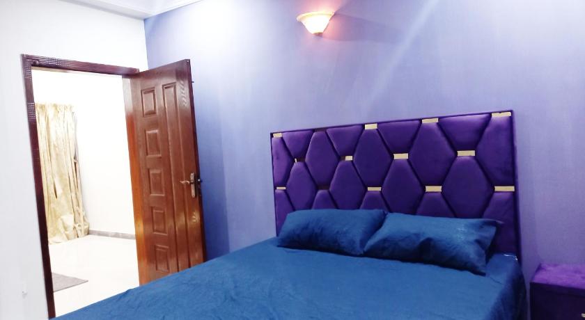 Luxurious Upscale 2Br with backup UPS Acs and wifi photo