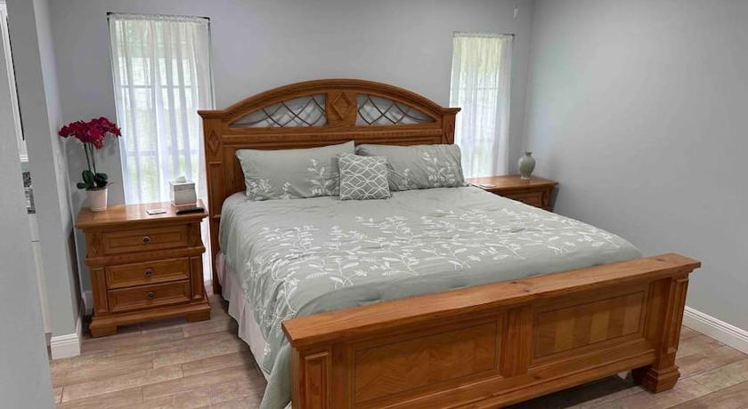 브랜던 (FL) Lake Valrico's Camelot Court with HEATED POOL & access to private lake 5성급 숙소 전망