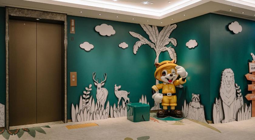 Image of KAKAO FRIENDS FAMILY TWIN 4