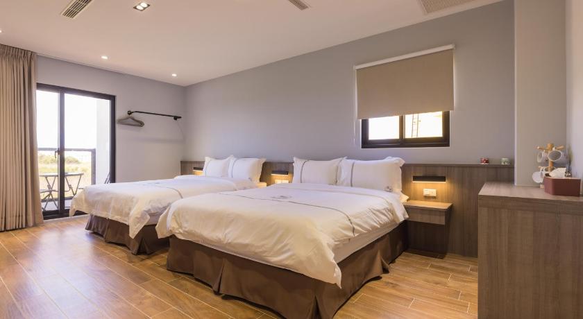 Image of Apartment with Sea View 2