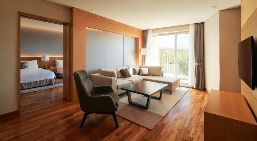 Image of Deluxe Suite 0