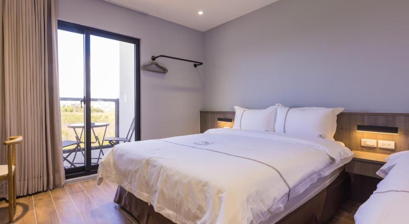 Image of Quadruple Room with Sea View 2