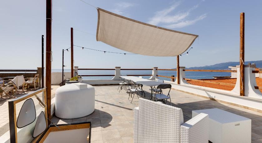 トレスヌラゲス Casa Simo 3つ星 シングルルーム ロビー