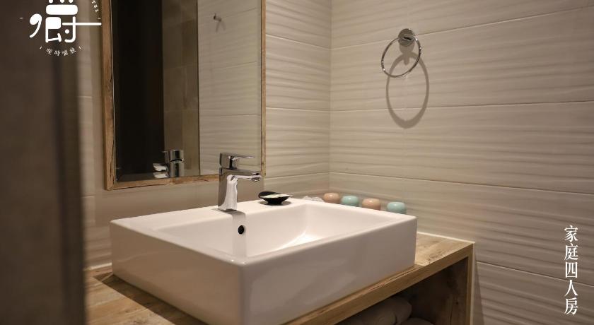Image of Deluxe Quadruple Room 13