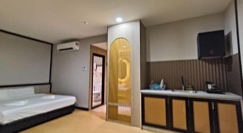 Image of Executive Suite 14