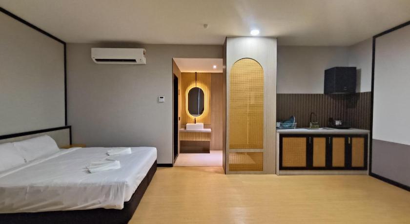 Image of Executive Suite 8