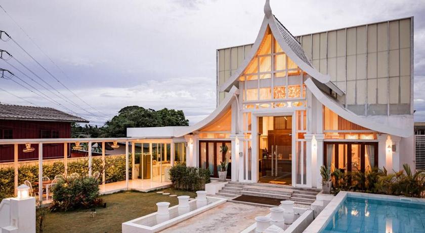 Unique Lanna Style Spa Pool Villa