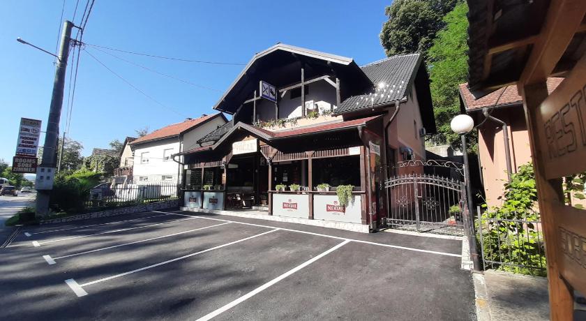 Restoran i sobe "Tocak" — Hotel in Derventa