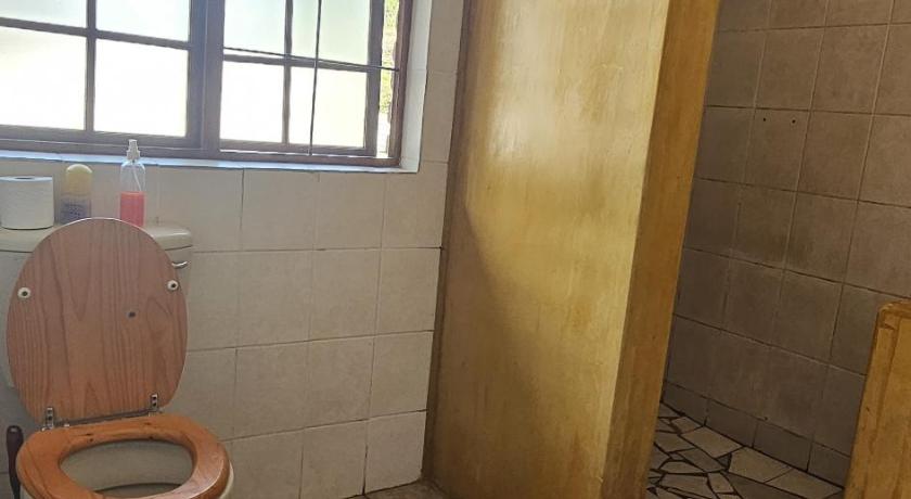 Image of Single Bed in 8-Bed Mixed Dormitory Room 15