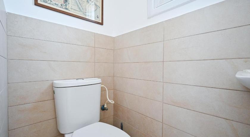 Large 1bdr Near Ben Gurion Blvrd by HolyGuest photo