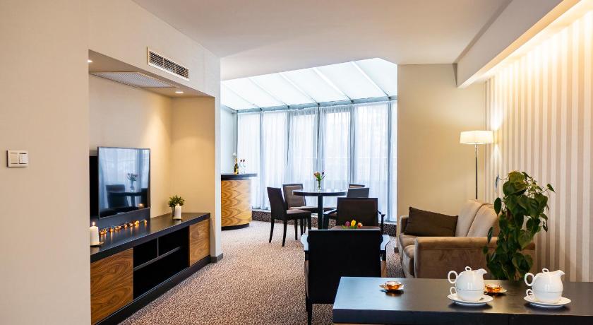 Image of Classic Suite 0