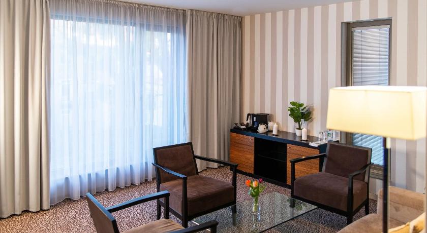 Image of Classic Suite 1
