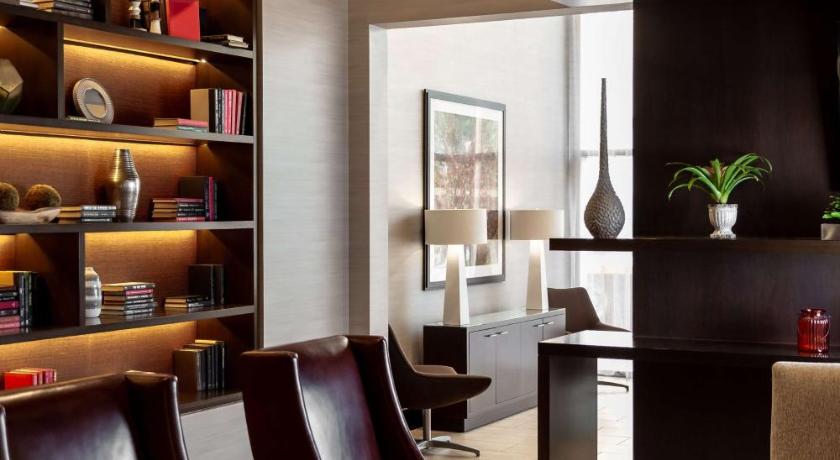 Hilton Garden Inn Dallas Downtown photo