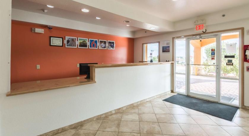 Days Inn Alvarado photo