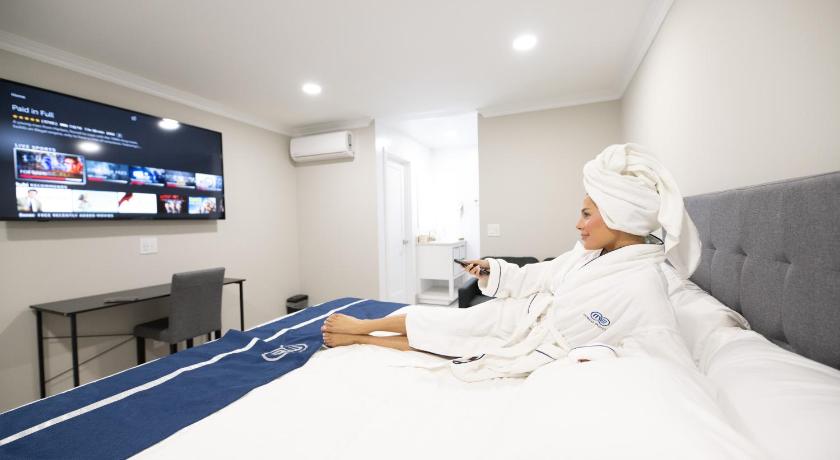Omeo Suites photo