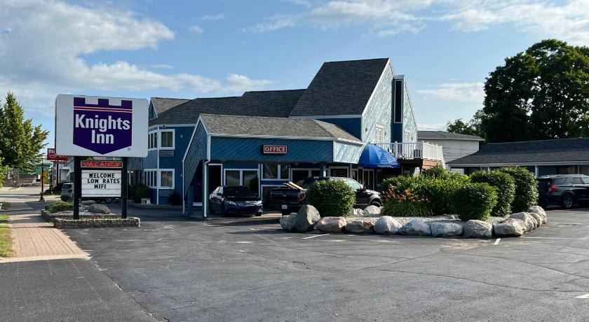 Knights Inn - Mackinaw City, MI photo