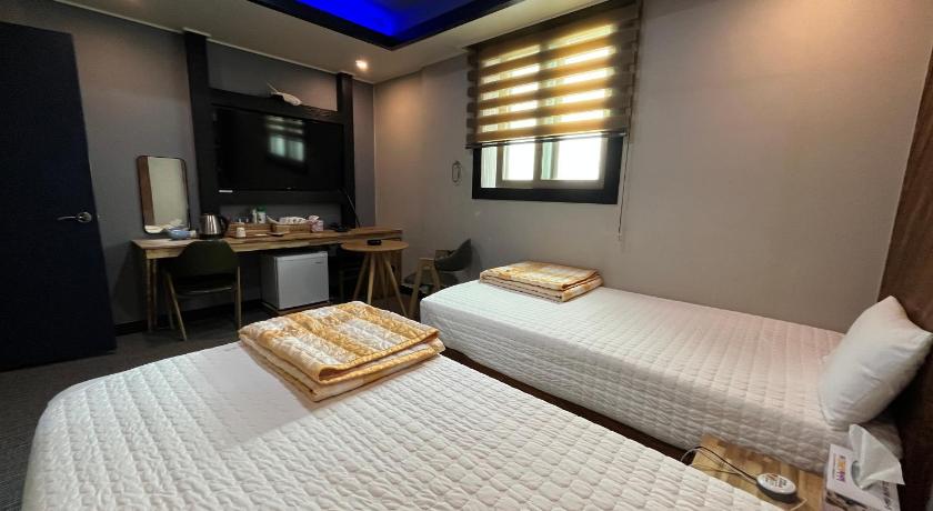 Busan Maldives Hotel & Hostel Hotel pool