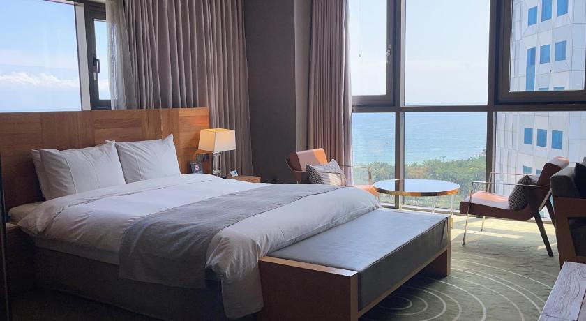 Imatge de Special Offer - Deluxe King Room with Free Minibar and Parking (Special Offer - Deluxe King Room with Free Mini-bar and Parking) 6