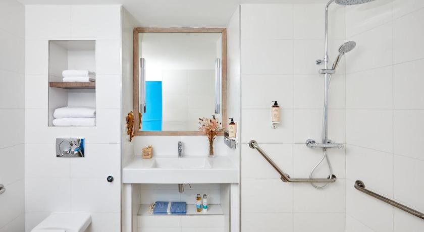Image of Standard Queen Room - Accessible 2