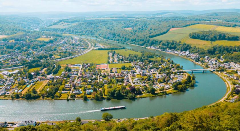 LES 7 MEUSES - Restaurant & Hebergements HOTELIERS - INSOLITES - WELLNESS - GITES