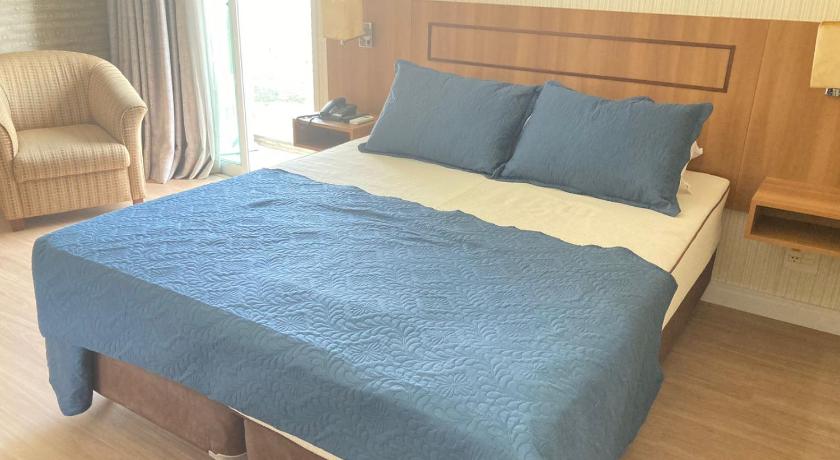 Image of Deluxe Queen Room 1