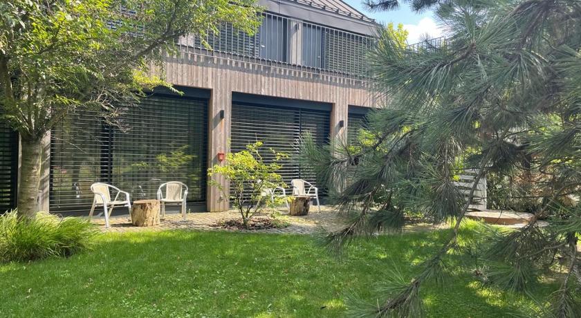 Yard Resort photo