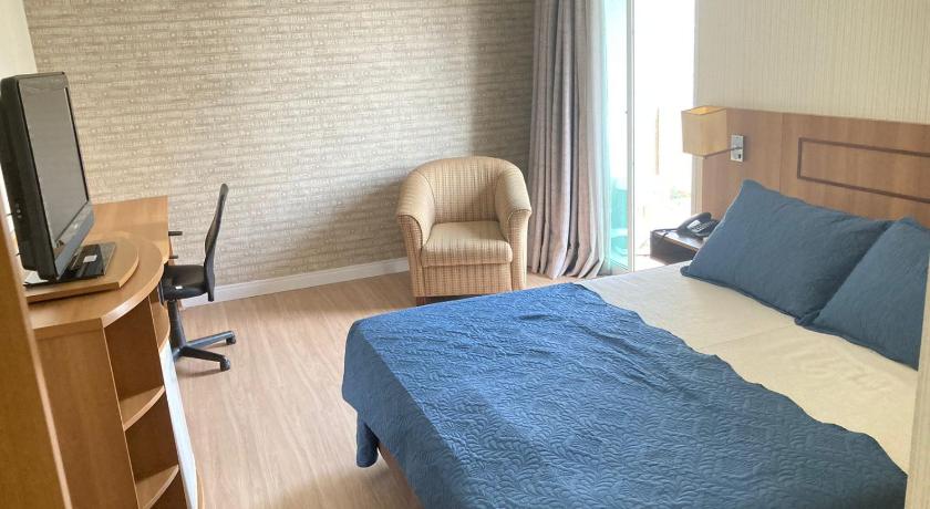 Image of Deluxe Queen Room 8
