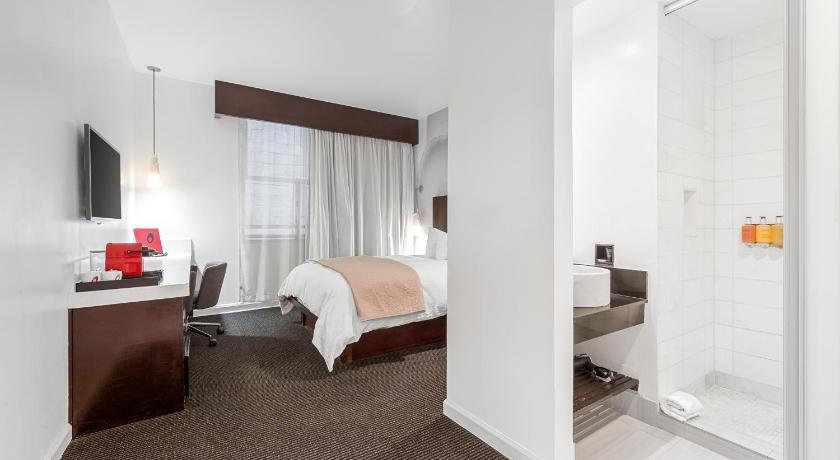 Image of 1 Double Bed, Non-Smoking 3
