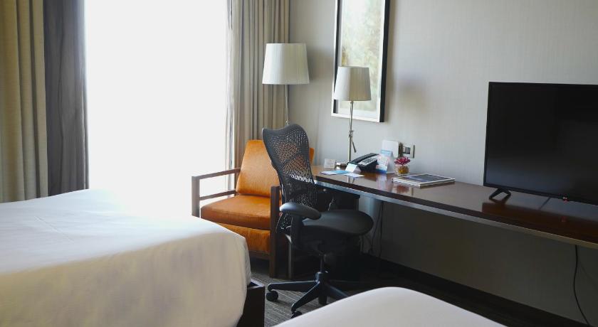 Hilton Garden Inn Santiago Airport photo