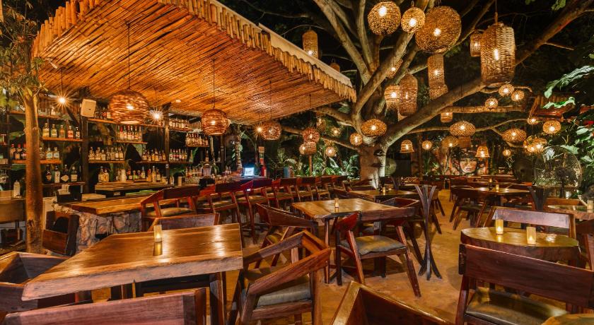 Enigmatic Beach Hotel – Cancun, TX