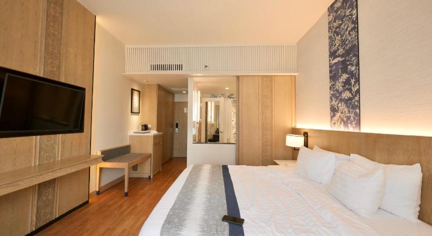 Image of Deluxe Partial Sea View Double or Twin 8