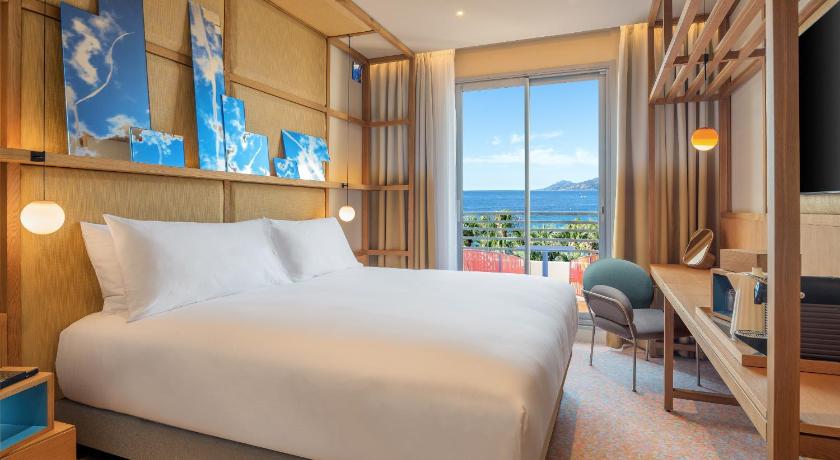 Image of Twin Deluxe Room with Sea View 1
