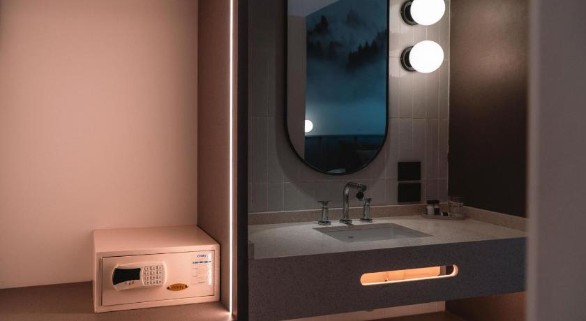 Image of Double Room with Mountain View 6