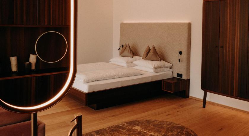 Image of Suite 1