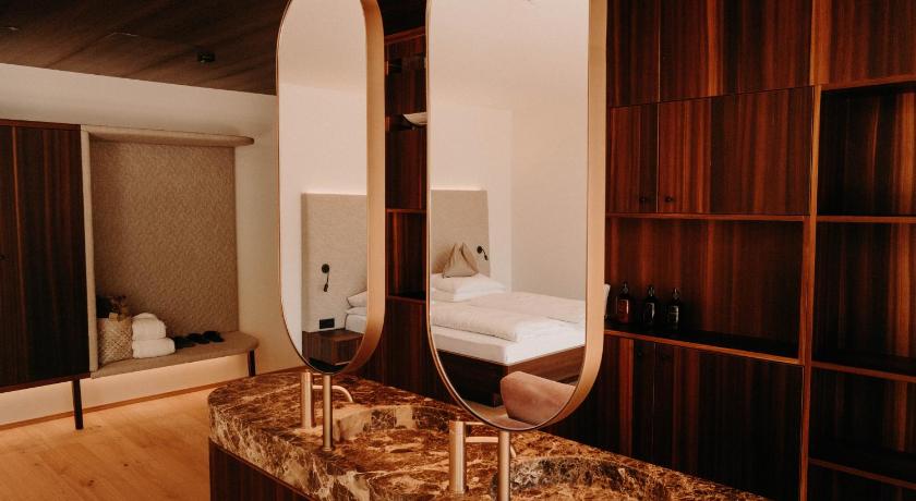 Image of Suite 2