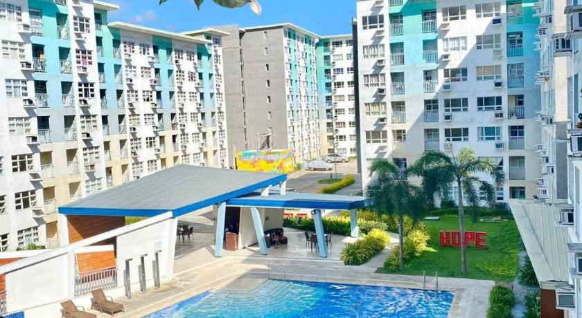 Davao Condo 2BR Pool Wifi Netflix — Hotel in Davao City