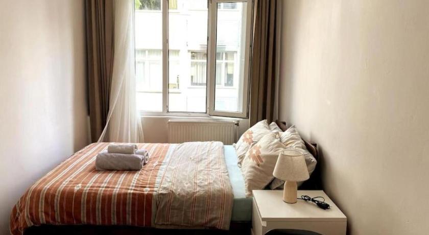 Cozy Terrace House 2min Walking to Taksim Square - image 16