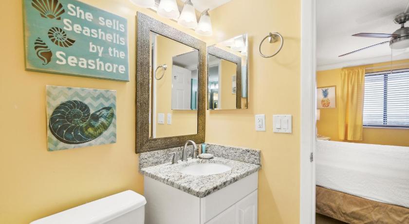 Image of Apartment with Sea View 13