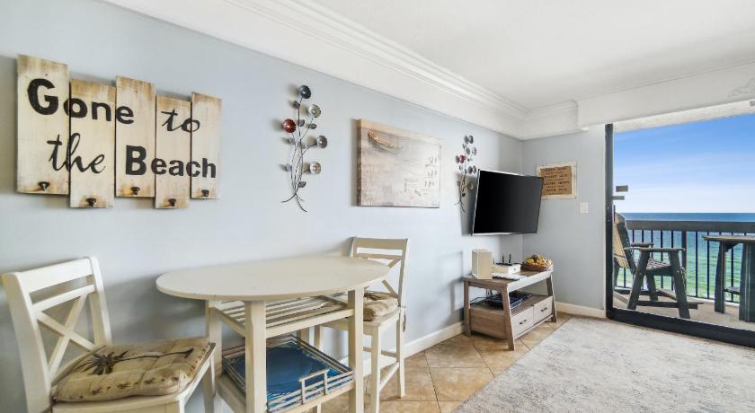 Image of Apartment with Sea View 6