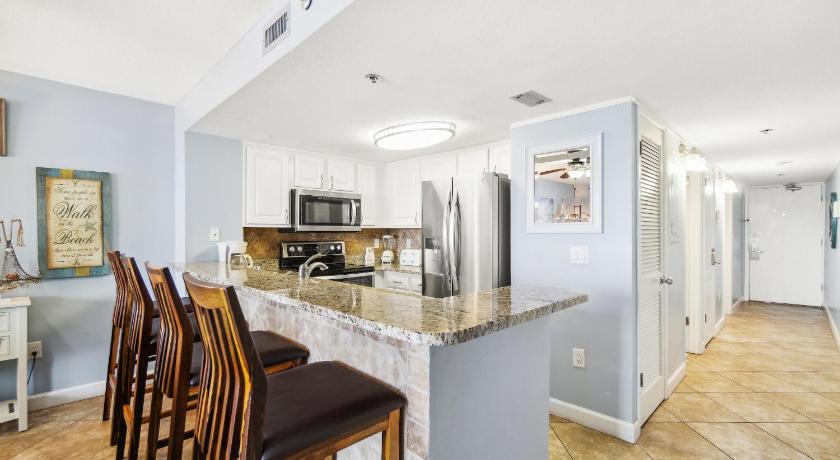 Image of Apartment with Sea View 8