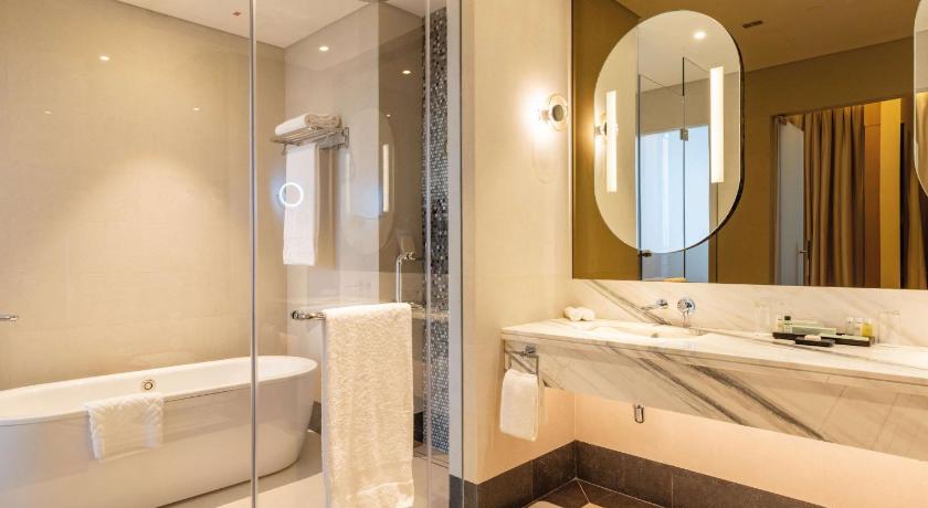Embassy Suites by Hilton Doha Old Town - image 15
