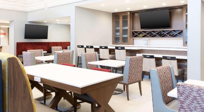 Hampton Inn & Suites Santa Rosa Sonoma Wine Country photo