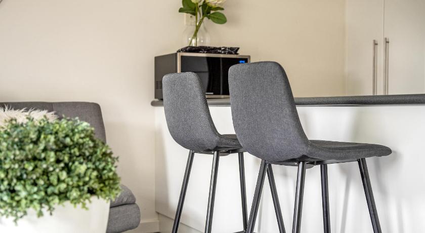 Stylish and Spacious Launceston Villa + Free Wifi photo