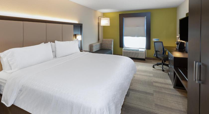 Holiday Inn Express Minden photo